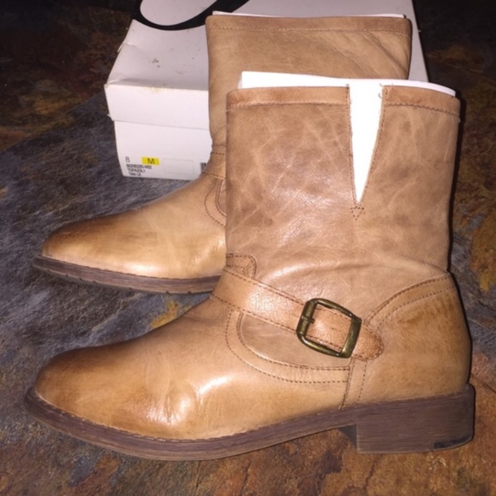 8.5 in women Tan leather Nine West boots